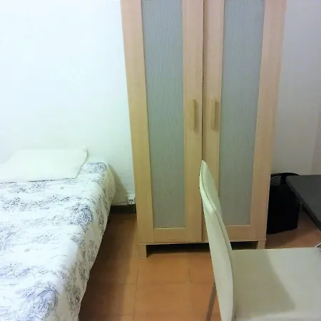 Pintor Pahissa Guest house *